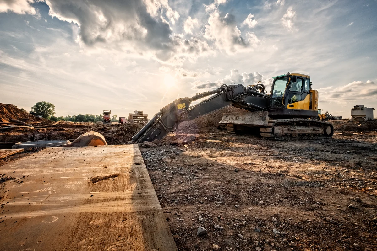 Bagger auf einer Baustelle bei Erdarbeiten