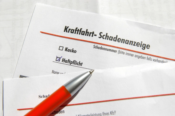 Verkehrsrecht - Mobiltelefon, Tablett &amp; Co. am Steuer – aktuelle Neuerungen die Sie kennen sollten! 